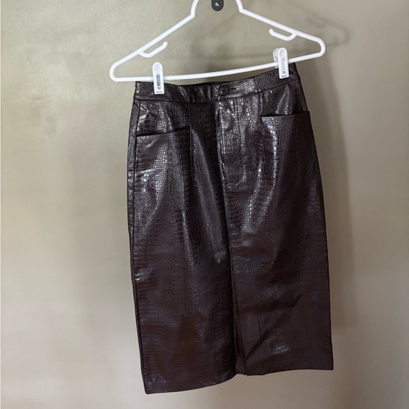 International concepts, pencil faux crocodile skirt - Picture 4 of 10